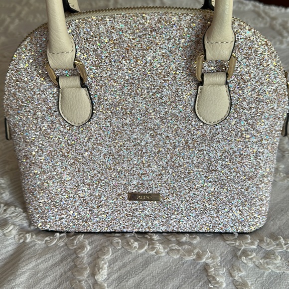 Handbag with straps - Picture 4 of 8